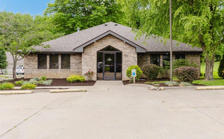 Pictures of Office property located at 721 S LEWIS Lane, Carbondale, IL 62901 for sales - image #1