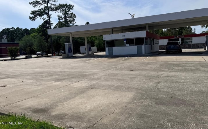 Pictures of Retail property located at 1102 BLANDING Boulevard, Orange Park, FL 32065 for sales - image #1