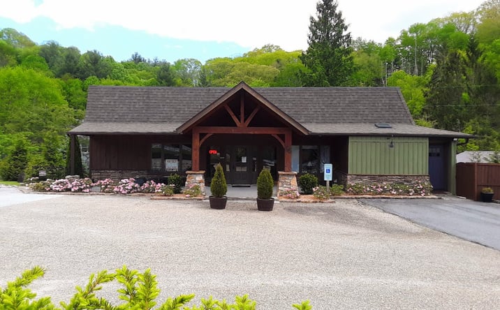 Pictures of Retail, Office, Mixed Use property located at 444 Beech Mountain Parkway, Banner Elk, NC 28604 for sales - image #1