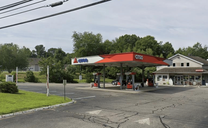 Pictures of Retail property located at 659 VOLUNTOWN RD, GRISWOLD, CT 06351-2659 for sales - image #1