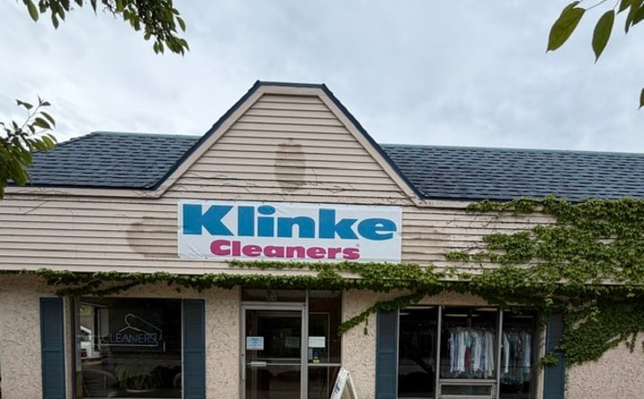 Pictures of Retail property located at 419 W Silver Spring Drive, Glendale, WI 53217 for sales - image #1
