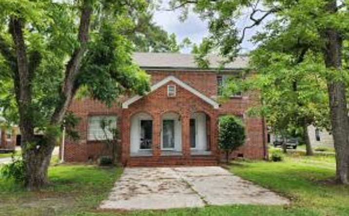 Pictures of Multifamily property located at 112 E Calhoun St, Whiteville, NC 28472 for sales - image #1