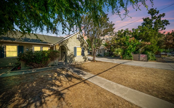 Pictures of Multifamily property located at 319 HOLTBY RD, BAKERSFIELD, CA 93304 for sales - image #1