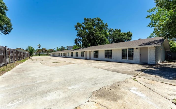 Pictures of Multifamily property located at 638 Iris Street, Lake Charles, LA 70601 for sales - image #1