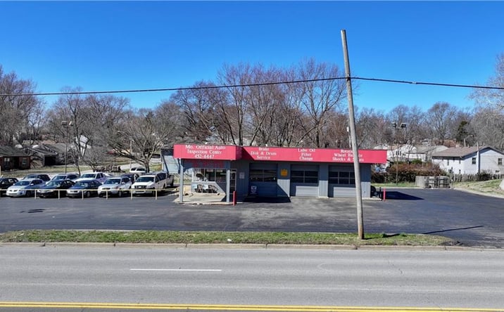 Pictures of Retail property located at 4600 N Brighton Avenue, Kansas City, MO 64117 for sales - image #1