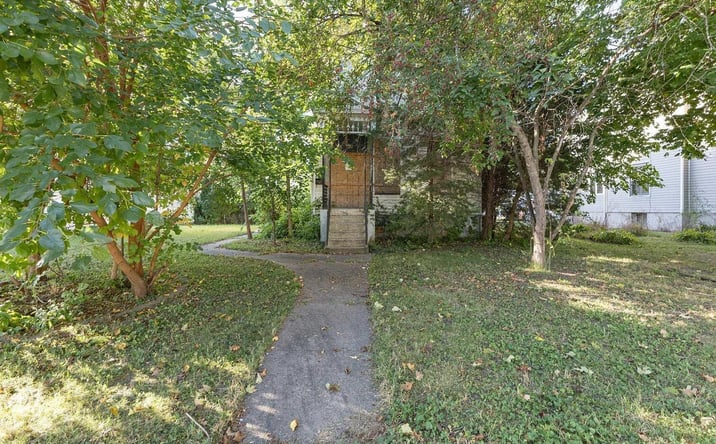 Pictures of Multifamily property located at 537 6TH Avenue S, Clinton, IA 52732 for sales - image #1