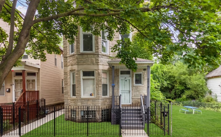 Pictures of Multifamily property located at 6018 S Sangamon Street, Chicago, IL 60621 for sales - image #1