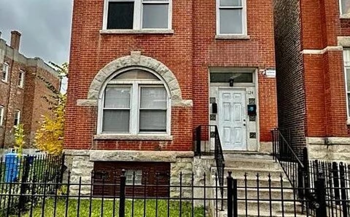 Pictures of Multifamily property located at 1124 S Sacramento Boulevard, Chicago, IL 60612 for sales - image #1