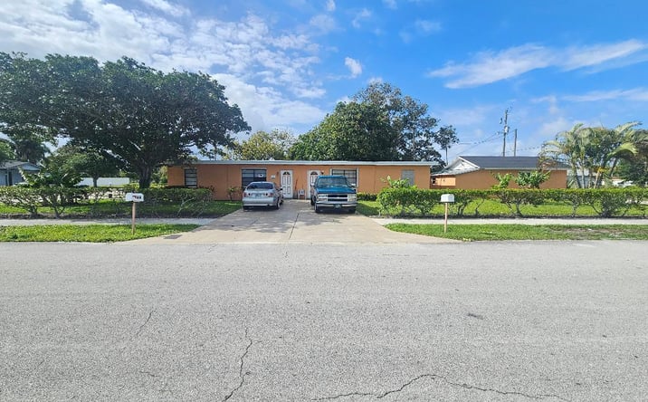 Pictures of Multifamily property located at 800 NW 1st Street, Delray Beach, FL 33444 for sales - image #1