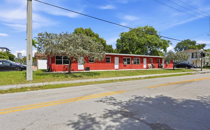 Pictures of Multifamily property located at 840 NW 3rd Street # 4 #1-4, Fort Lauderdale, FL 33311 for sales - image #1