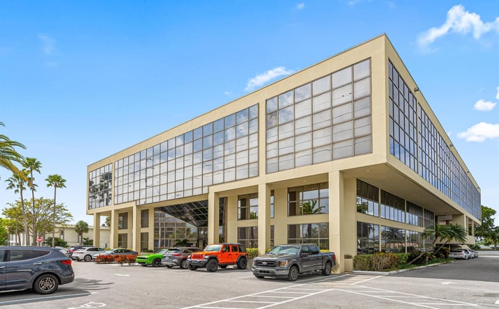 Pictures of Office property located at 631 Us-1, North Palm Beach, FL 33408 for sales - image #1