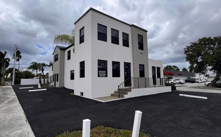 Pictures of Mixed Use, Office, Retail, Special Purpose property located at 900 Federal Highway, Riviera Beach, FL 33403 for sales - image #1