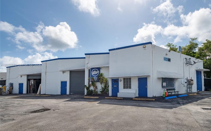 Pictures of Industrial property located at 15221 NE 21st Ave, North Miami Beach, FL 33162 for sales - image #1