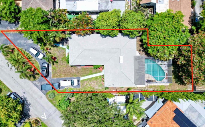 Pictures of Multifamily property located at 1680 NE 34th Lane, Oakland Park, FL 33334 for sales - image #1