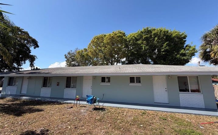 Pictures of Multifamily property located at 131 SW 14th Court, Pompano Beach, FL 33060 for sales - image #1