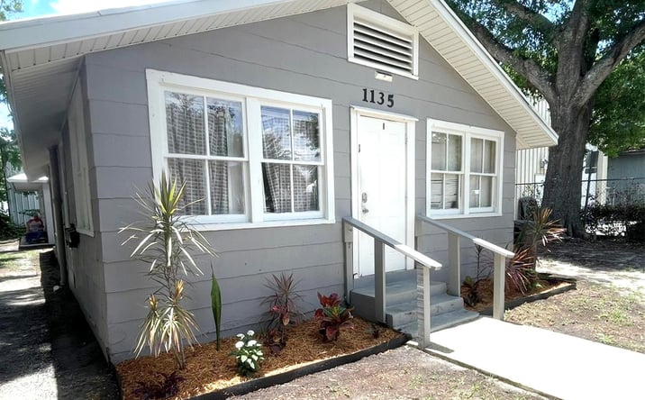 Pictures of Multifamily property located at 1135 17th Place, Vero Beach, FL 32960 for sales - image #1