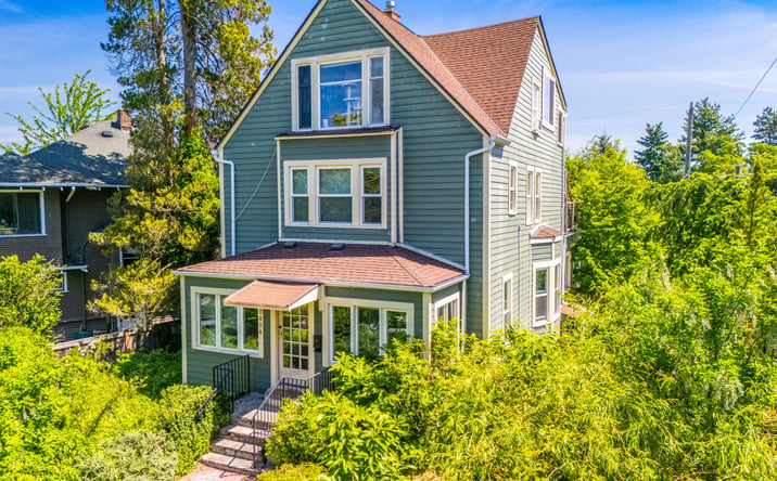 Pictures of Multifamily property located at 5604 17th Avenue Northeast, Seattle, WA 98105 for sales - image #1