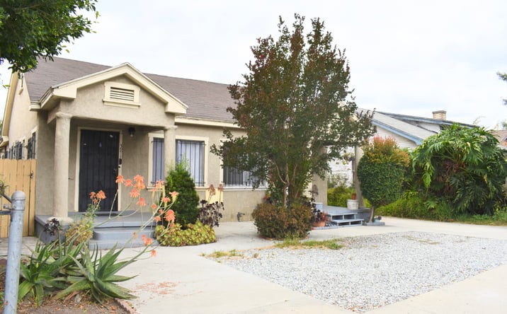 Pictures of Multifamily property located at 3973 S VAN NESS AVE, LOS ANGELES, CA 90062 for sales - image #1
