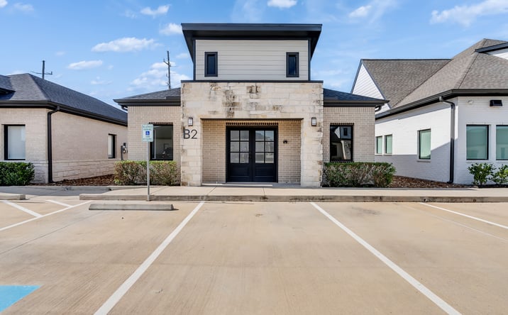 Pictures of Office property located at 2721 SUNRISE MEADOW DR, PEARLAND, TX 77584-1401 for sales - image #1