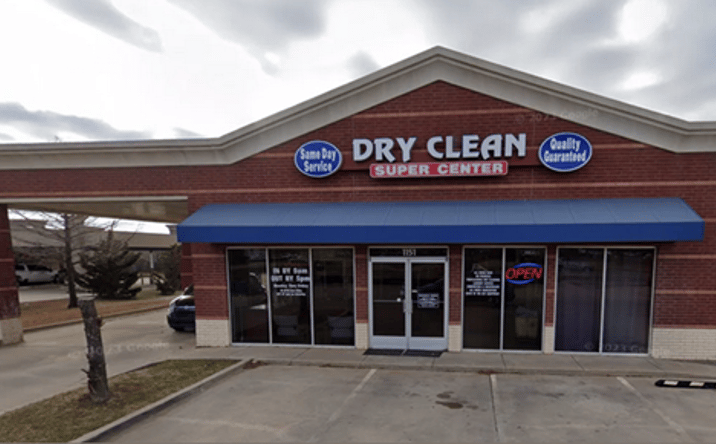 Pictures of Retail property located at 1151 N Santa Fe Ave, Edmond, OK 73003 for sales - image #1