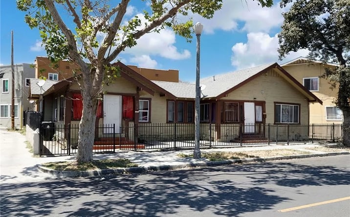 Pictures of Multifamily property located at 1273 Chestnut, Long Beach, CA 90813 for sales - image #1