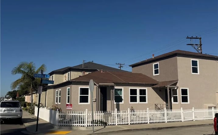 Pictures of Multifamily property located at 5653 E 2nd, Long Beach, CA 90803 for sales - image #1