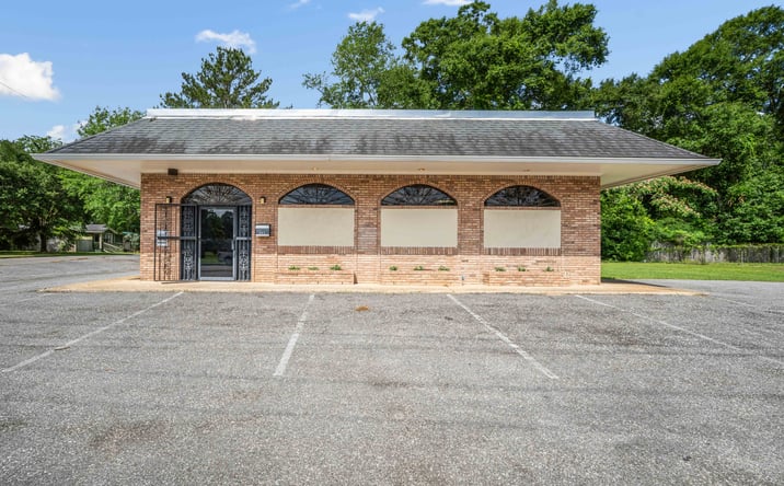 Pictures of Retail, Mixed Use property located at 663 Stanton Road, Mobile, AL 36617 for sales - image #1