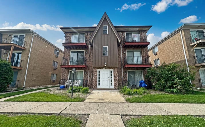 Pictures of Multifamily property located at 2121 176TH PL, LANSING, IL 60438 for sales - image #1