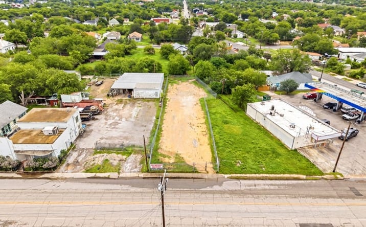 Pictures of Land property located at 1222 S Hackberry St, San Antonio, TX 78210 for sales - image #1