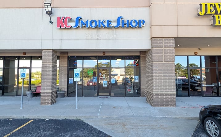 Pictures of Retail property located at 9322 N Oak Trafficway, Kansas City, MO 64155 for sales - image #1
