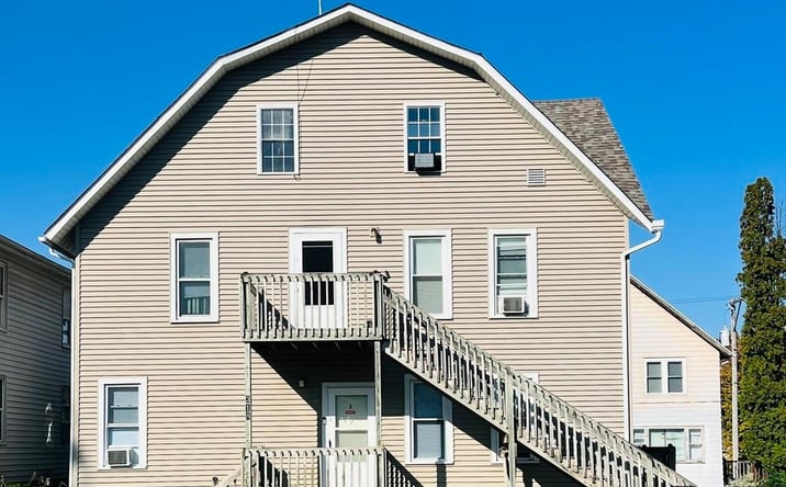 Pictures of Multifamily property located at 318 N Main Street, Maquoketa, IA 52060 for sales - image #1