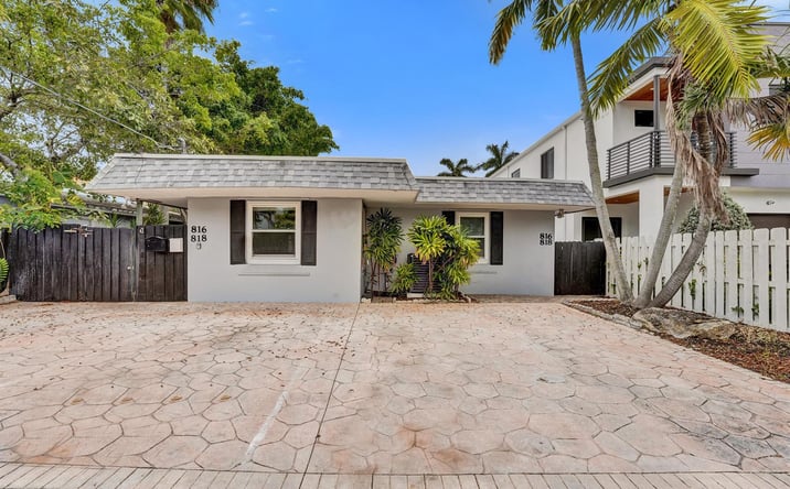 Pictures of Multifamily property located at 816 SE 12th Street, Fort Lauderdale, FL 33316 for sales - image #1