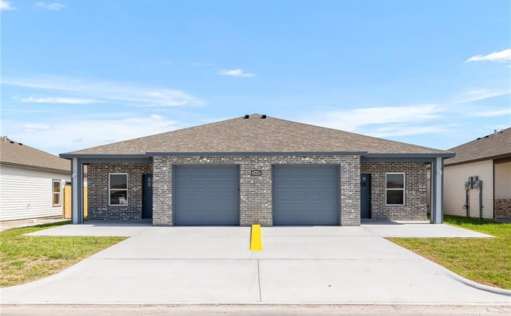 Pictures of Multifamily property located at 2418 N Valley Circle, La Feria, TX 78559 for sales - image #1