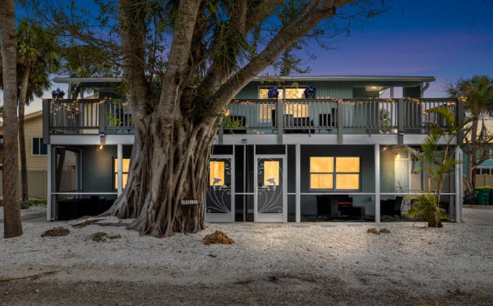 Pictures of Multifamily, Mixed Use, Business for Sale property located at 5043 North Beach Road, Englewood, FL 34223 for sales - image #1