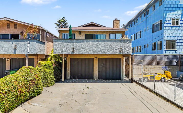 Pictures of Multifamily property located at 2010 Canal, Venice, CA 90291 for sales - image #1