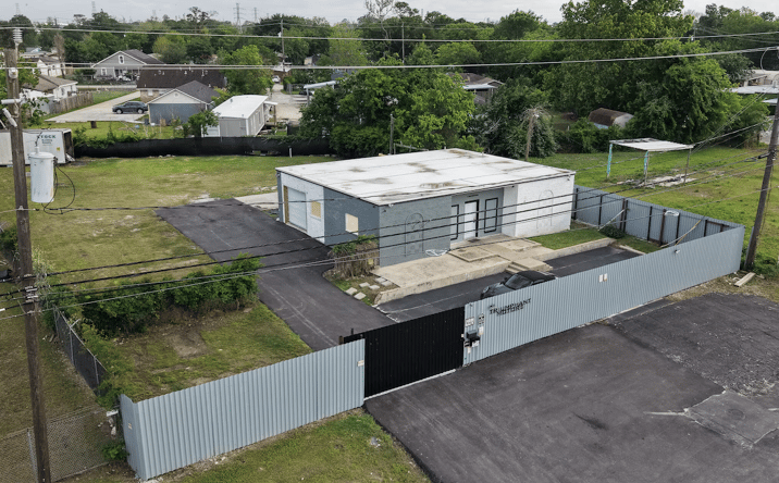 Pictures of Industrial, Retail, Mixed Use property located at 16526 Market Street, Channelview, TX 77530 for sales - image #1