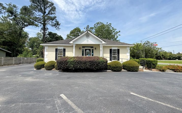 Pictures of Retail property located at 200 S Elm Street, Adel, GA 31620 for sales - image #1