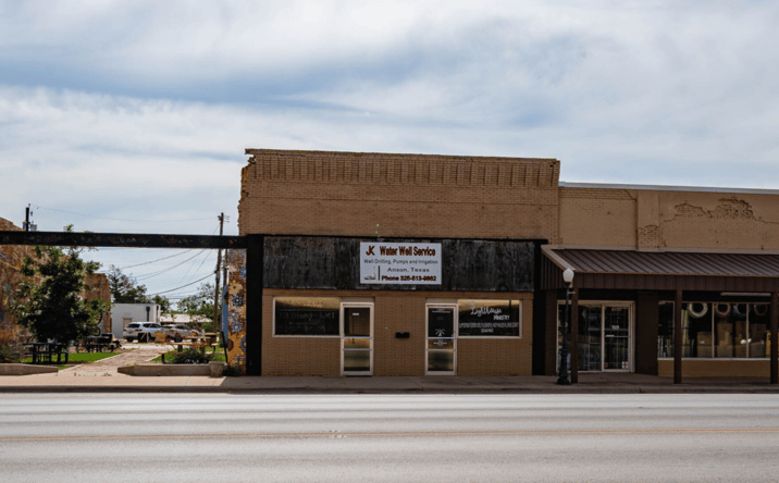 Pictures of Retail, Mixed Use property located at 1231 COMMERCIAL AVE, ANSON, TX 79501-4310 for sales - image #1