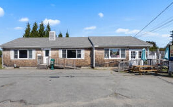 Pictures of Mixed Use, Office, Retail property located at 1530 Atlantic Highway, Waldoboro, ME 04572-6017 for sales - image #1