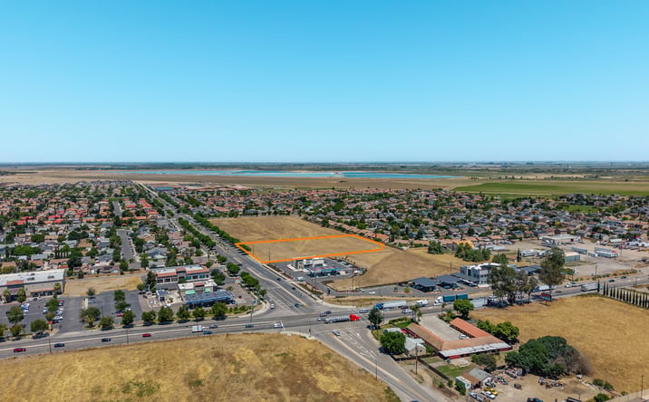 Pictures of Retail property located at Ward Road, Los Banos, CA 93635 for sales - image #1