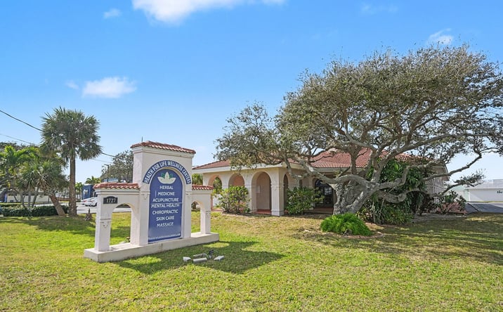 Pictures of Office, Land property located at 1727 N Atlantic Avenue, Cocoa Beach, FL 32931 for sales - image #1