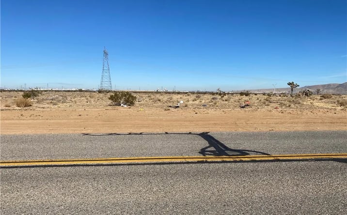 Pictures of Land property located at Hopland, Victorville, CA 92394 for sales - image #1