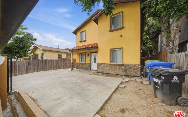 Pictures of Multifamily property located at 8822 Orchard Ave, Los Angeles, CA 90044 for sales - image #1