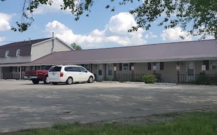 Pictures of Retail, Mixed Use property located at 3906 E Main St, Knoxville, IA 50138 for sales - image #1