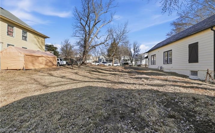 Pictures of Land, Multifamily property located at 817 W White Oak Street, Independence, MO 64050 for sales - image #1