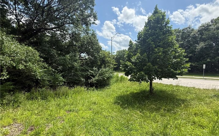 Pictures of Land, Multifamily property located at 4717 NW Northwood Road, Riverside, MO 64150 for sales - image #1