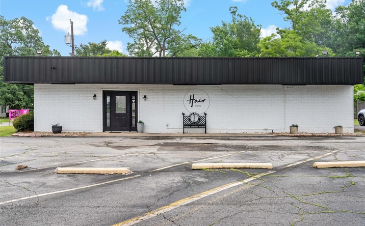 Pictures of Special Purpose property located at 1850 Pine Bluff St, Paris, TX 75460 for sales - image #1