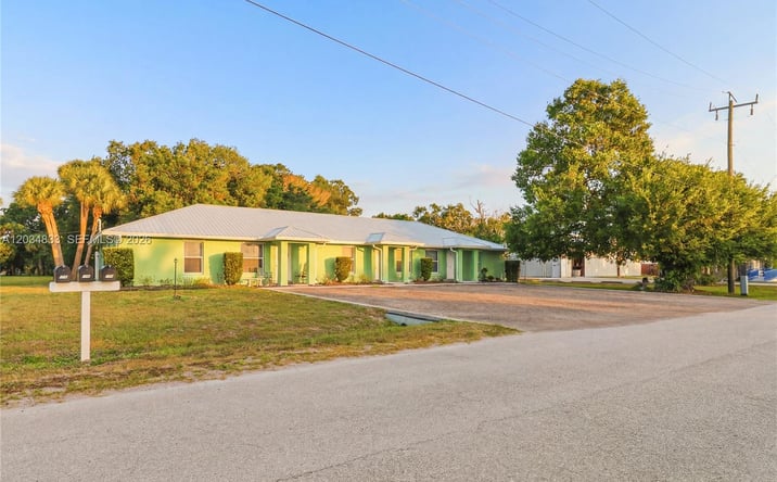 Pictures of Multifamily property located at 810 SW 2nd St, Okeechobee, FL 34974 for sales - image #1