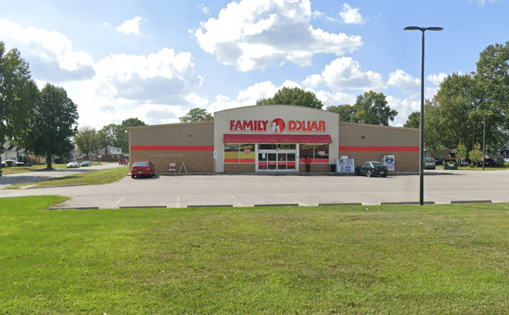Pictures of Retail property located at 715 Mccambridge Ave, Madison, IL 62060 for sales - image #1