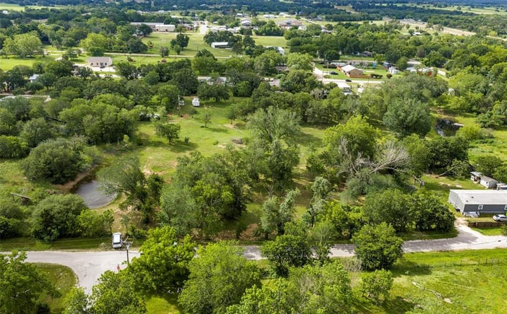 Pictures of Land property located at TBD Belton St, McDade, TX 78650 for sales - image #1
